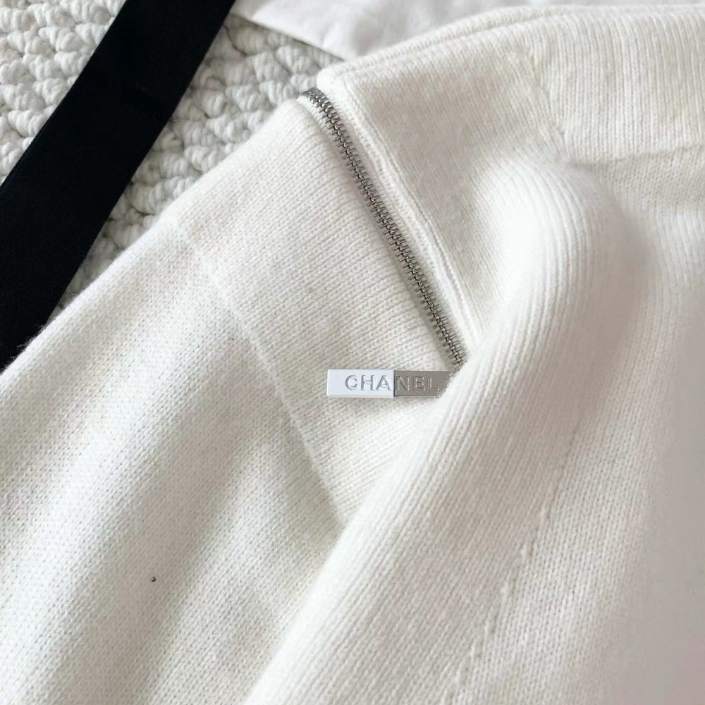 CHANEL White Cardigan Sweater Classic Knit - Picture 4 of 10